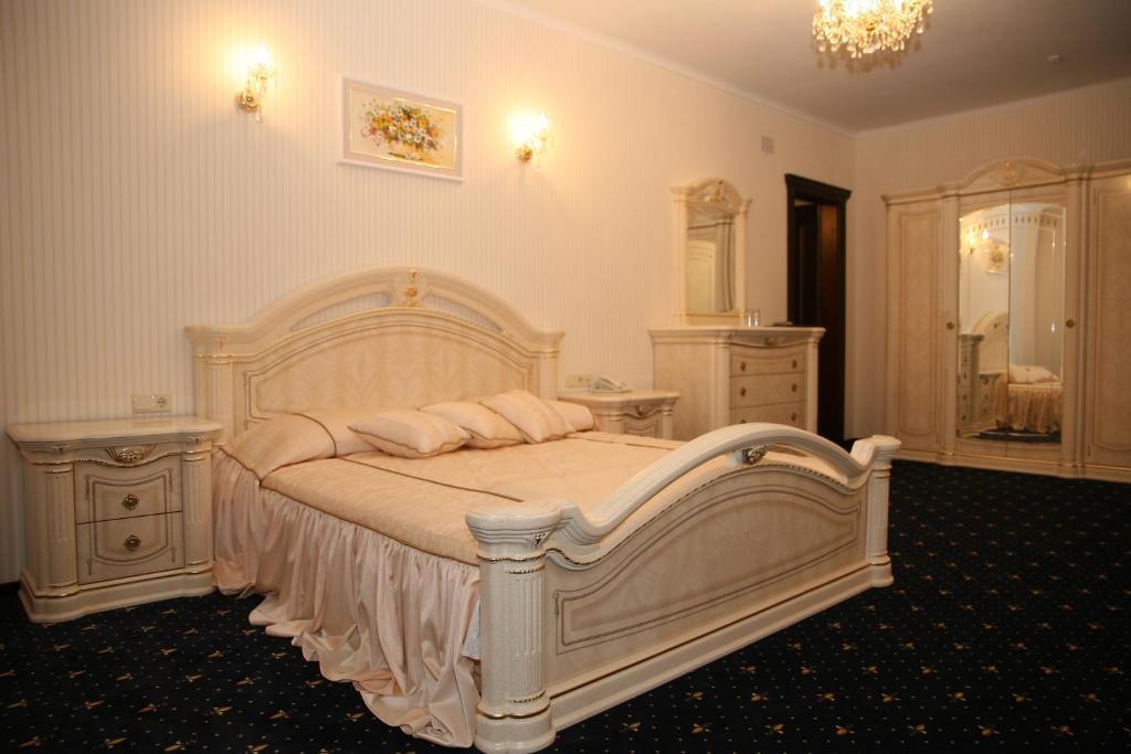 Kleopatra Vip Hotel Kamianets-Podilsky Chambre photo