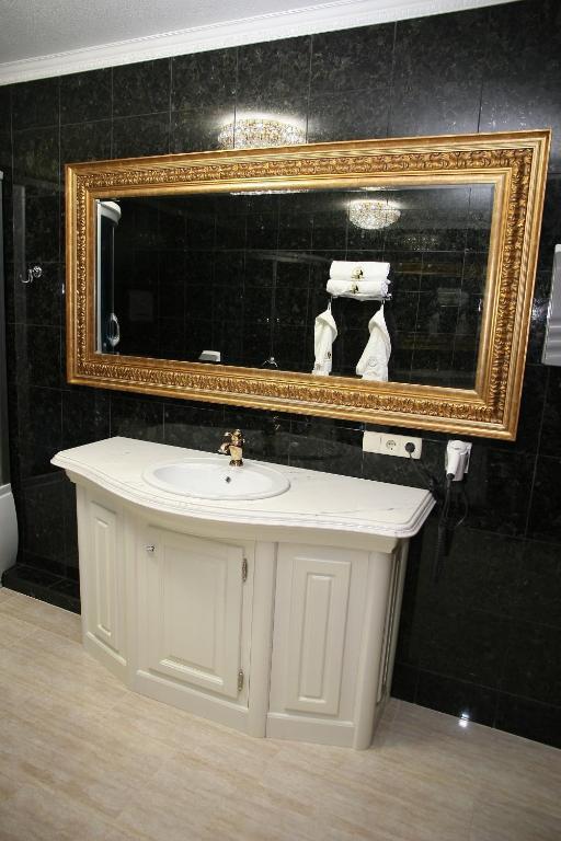 Kleopatra Vip Hotel Kamianets-Podilsky Chambre photo