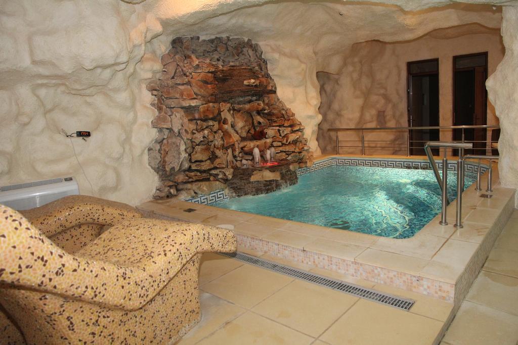 Kleopatra Vip Hotel Kamianets-Podilsky Extérieur photo