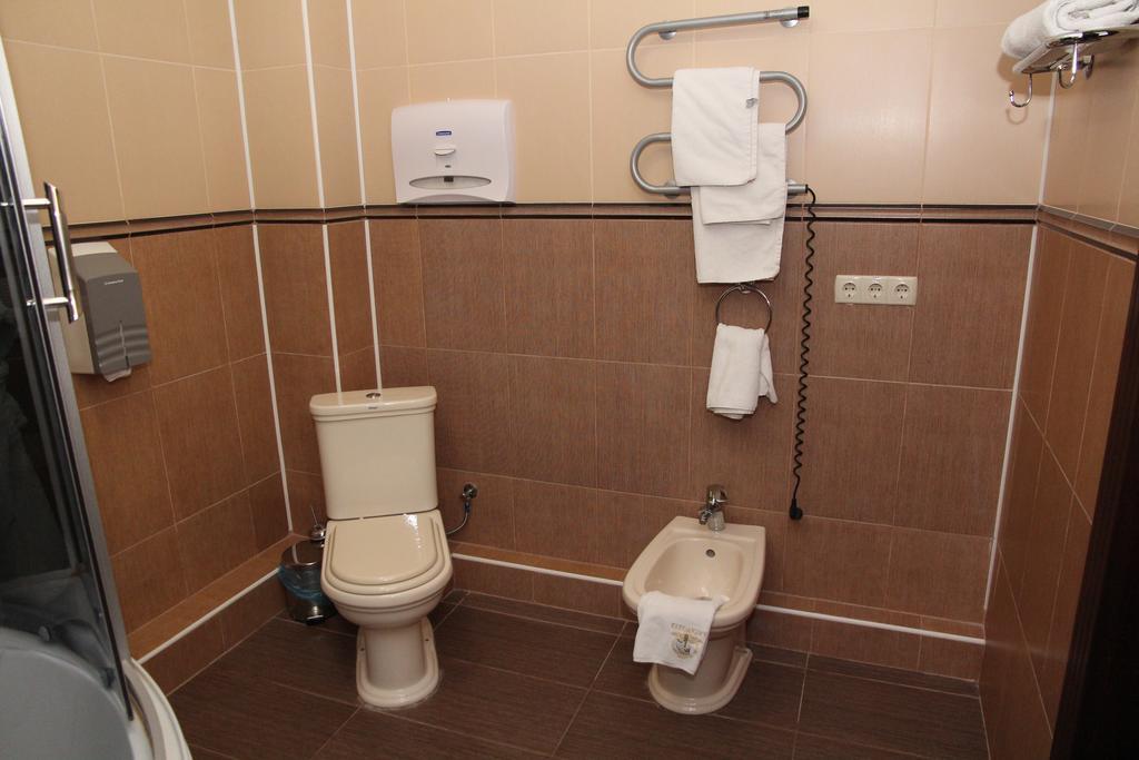 Kleopatra Vip Hotel Kamianets-Podilsky Chambre photo