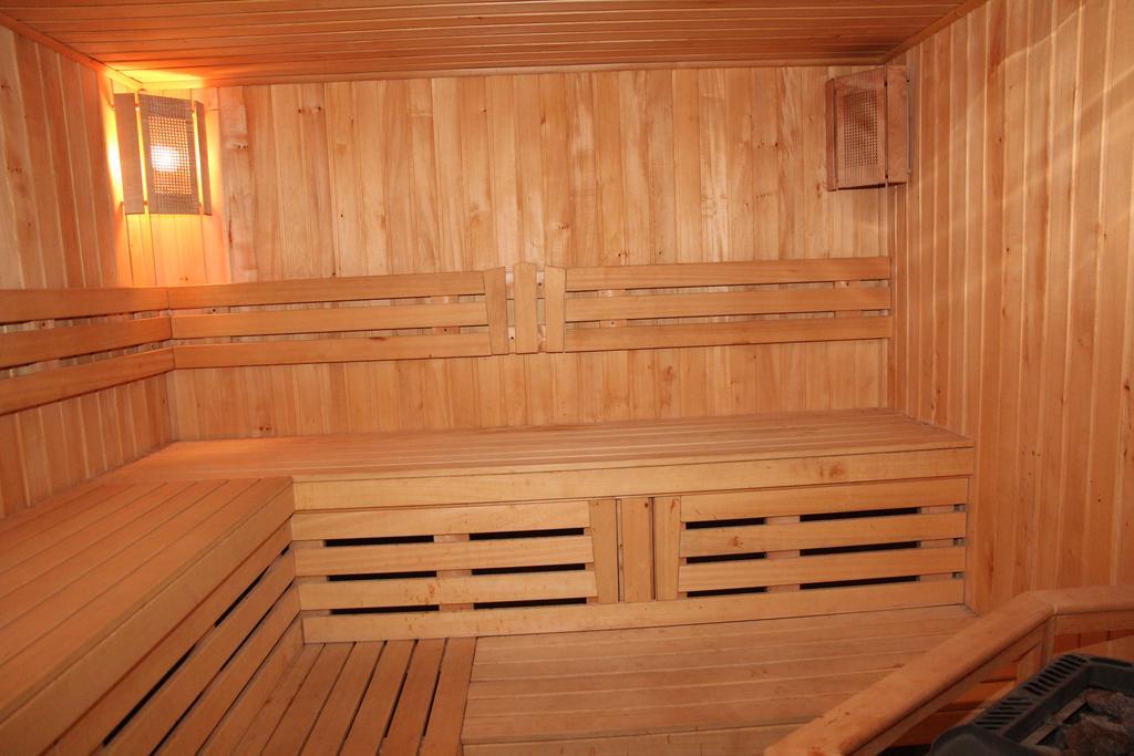 Kleopatra Vip Hotel Kamianets-Podilsky Extérieur photo